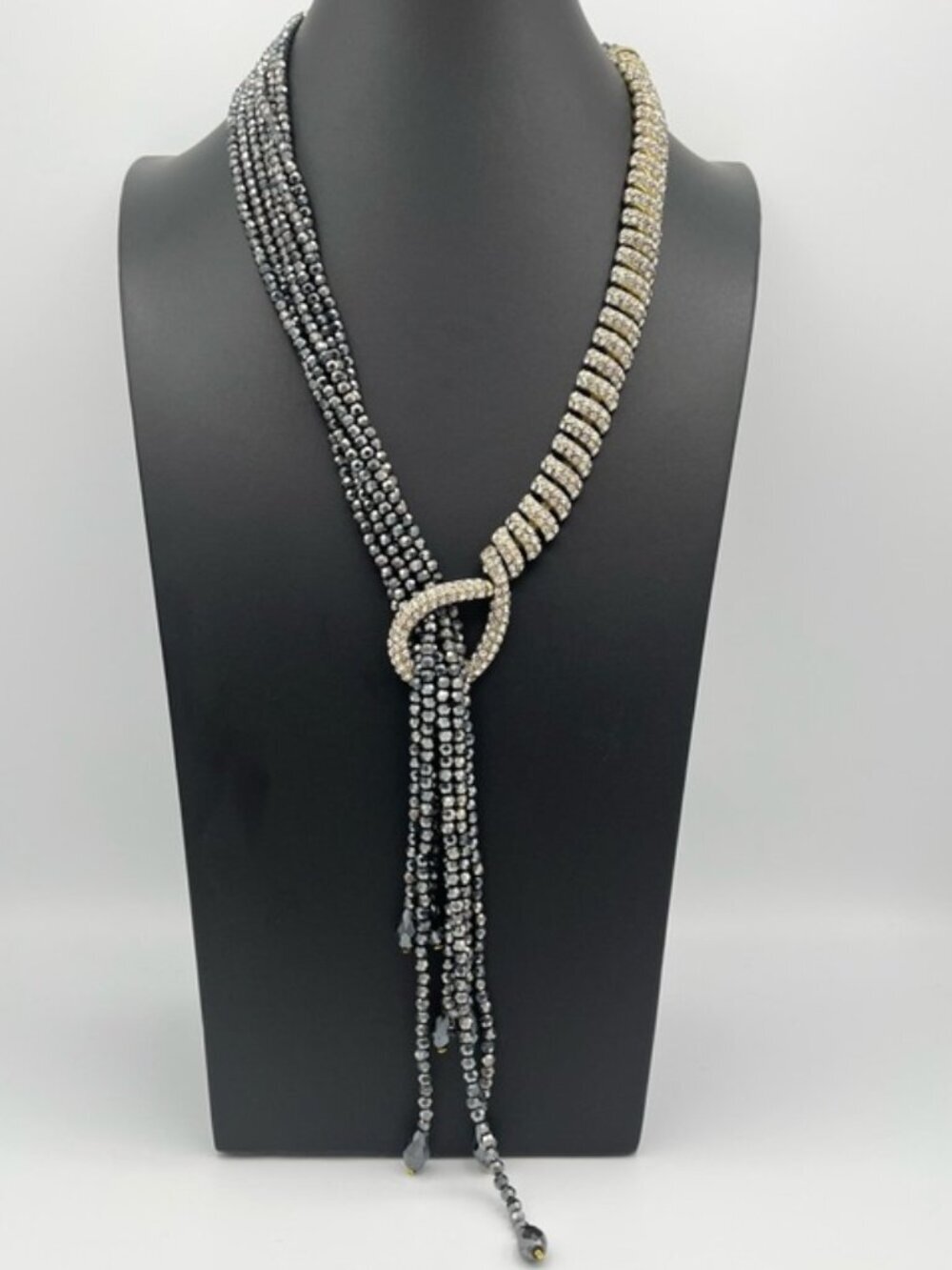 Heidi Daus NWOT Sleek and Sophisticated Art Deco Hematite Beaded Lariat Jewelry - Picture 2 of 9